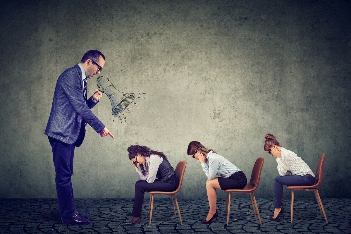 Як відомо, спілкування є ключовою навичкою людини, яка дозволяє вільно висловлювати свої думки, почуття, переживання, передавати іншим зміст своєї мови. Але відразу слід зауважити, що не у всіх людей однаково розвинута ця навичка. Ось тому і з'являється безліч різноманітних комунікаційних бар'єрів, проблем і конфліктів.