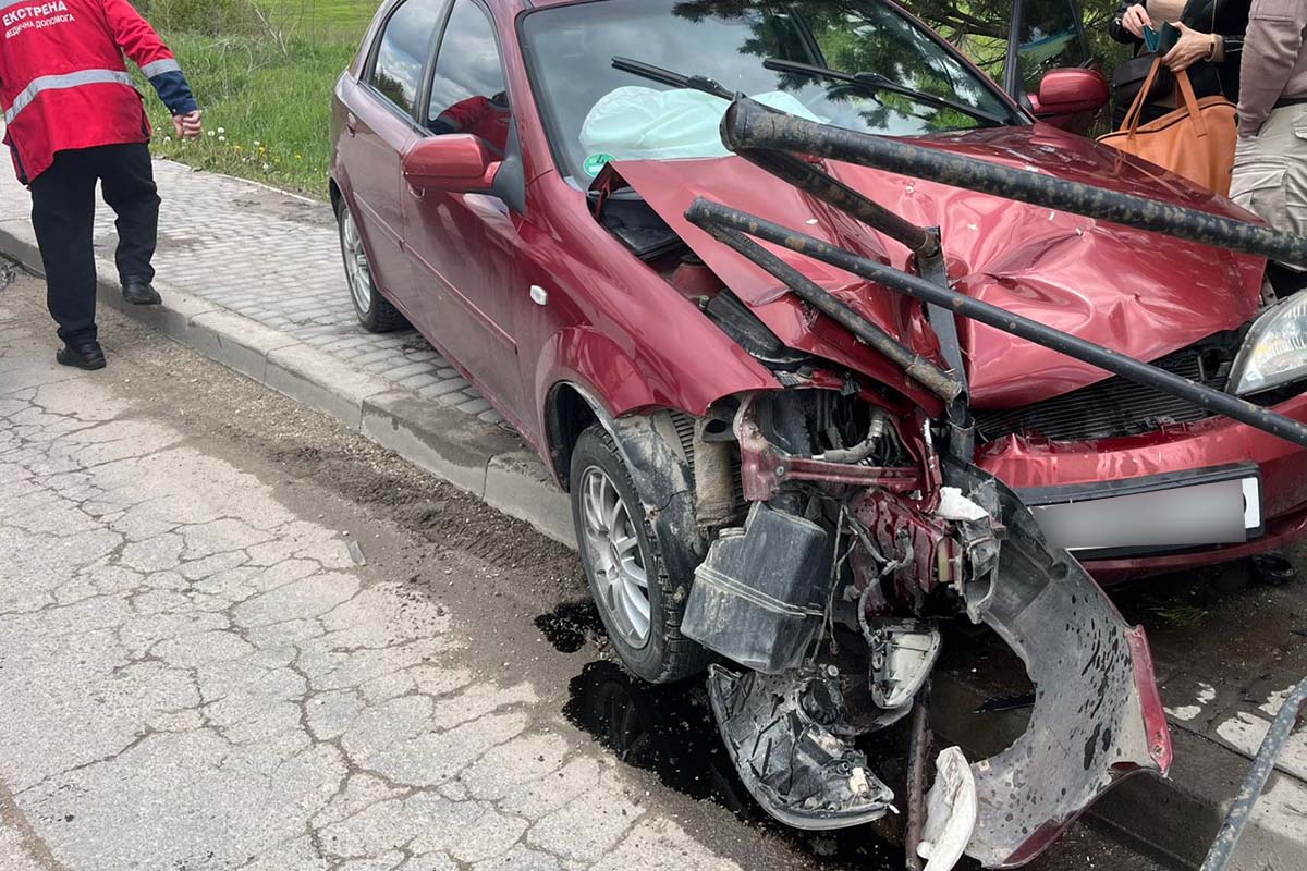 Травмовані діти та мотоциклісти: поліція фіксує нові ДТП в області