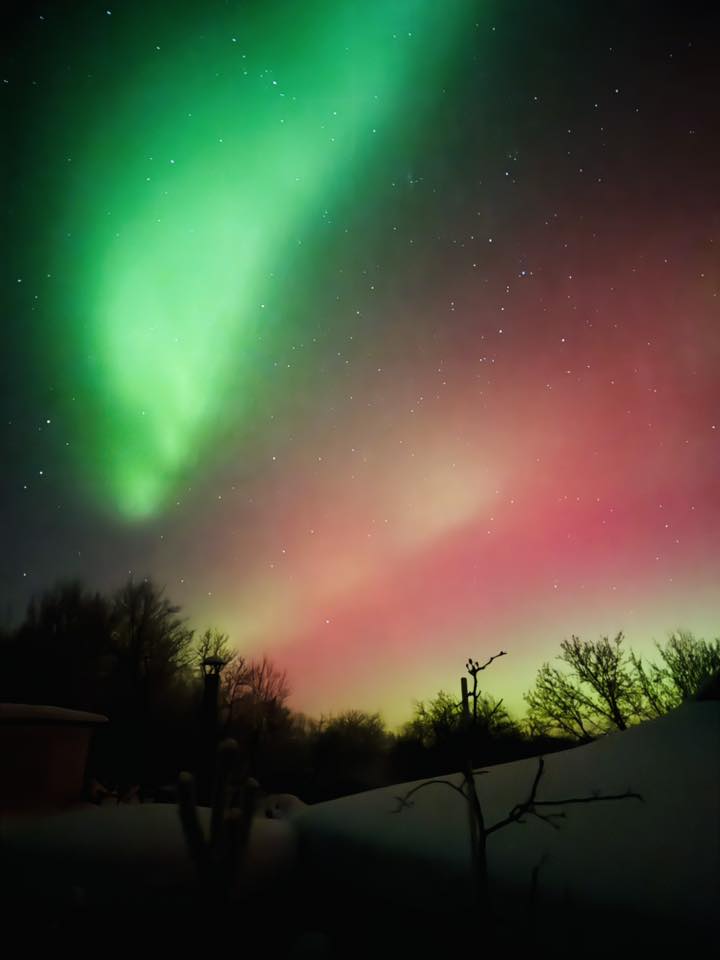 Північне сяйво над Тернопільщиною. Фото Олексія Філюка.
